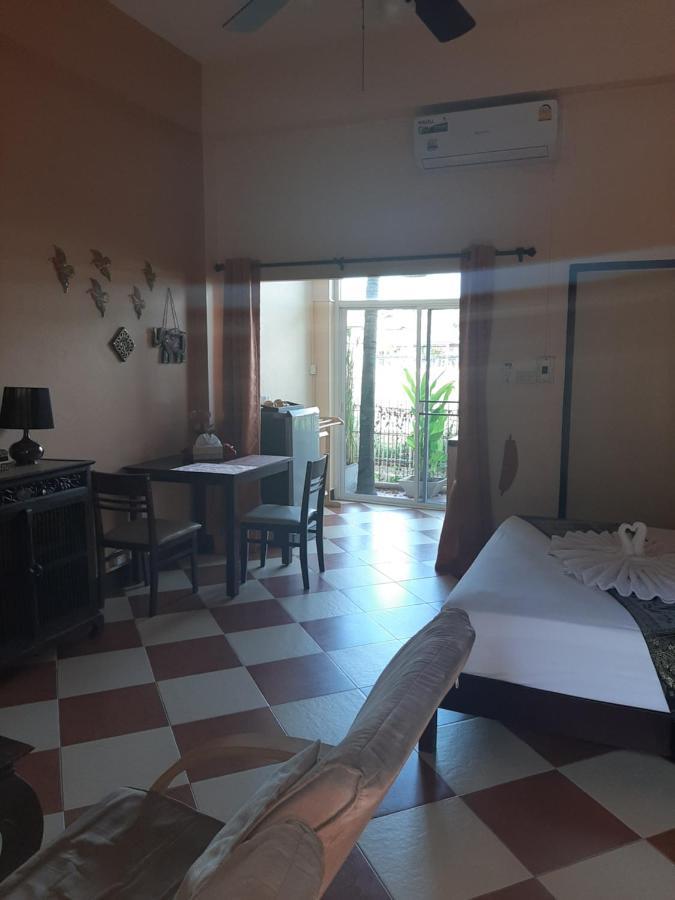 Liam'S Guesthouse Adults Only Chiang Mai Exterior photo
