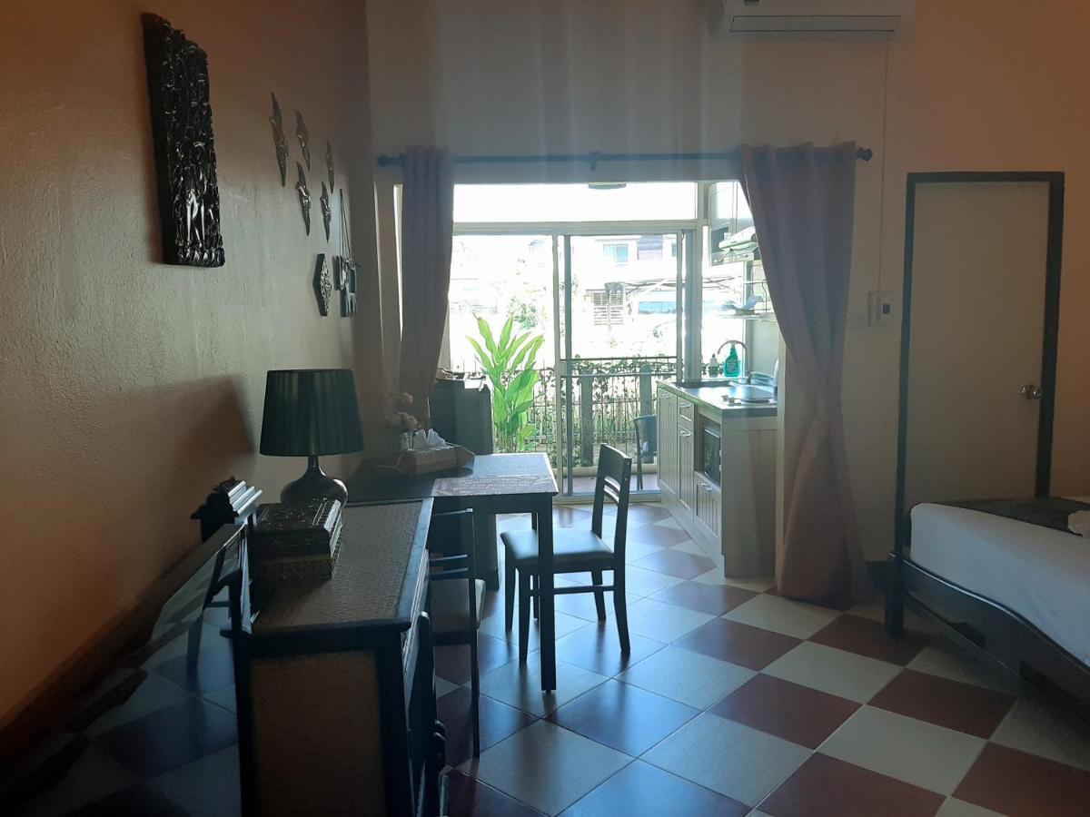 Liam'S Guesthouse Adults Only Chiang Mai Exterior photo