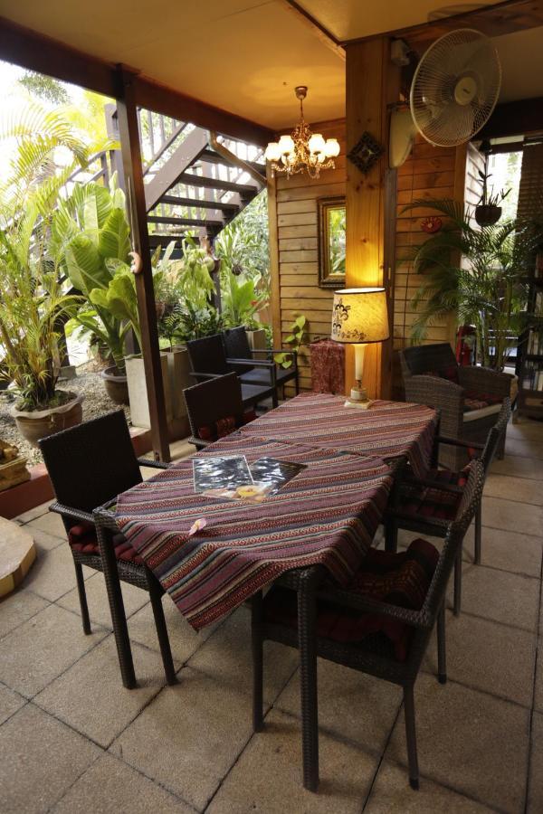 Liam'S Guesthouse Adults Only Chiang Mai Exterior photo