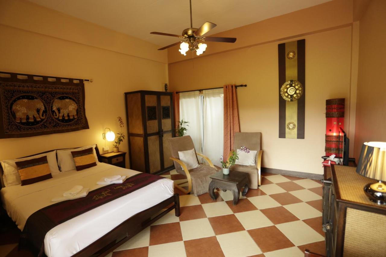 Liam'S Guesthouse Adults Only Chiang Mai Exterior photo