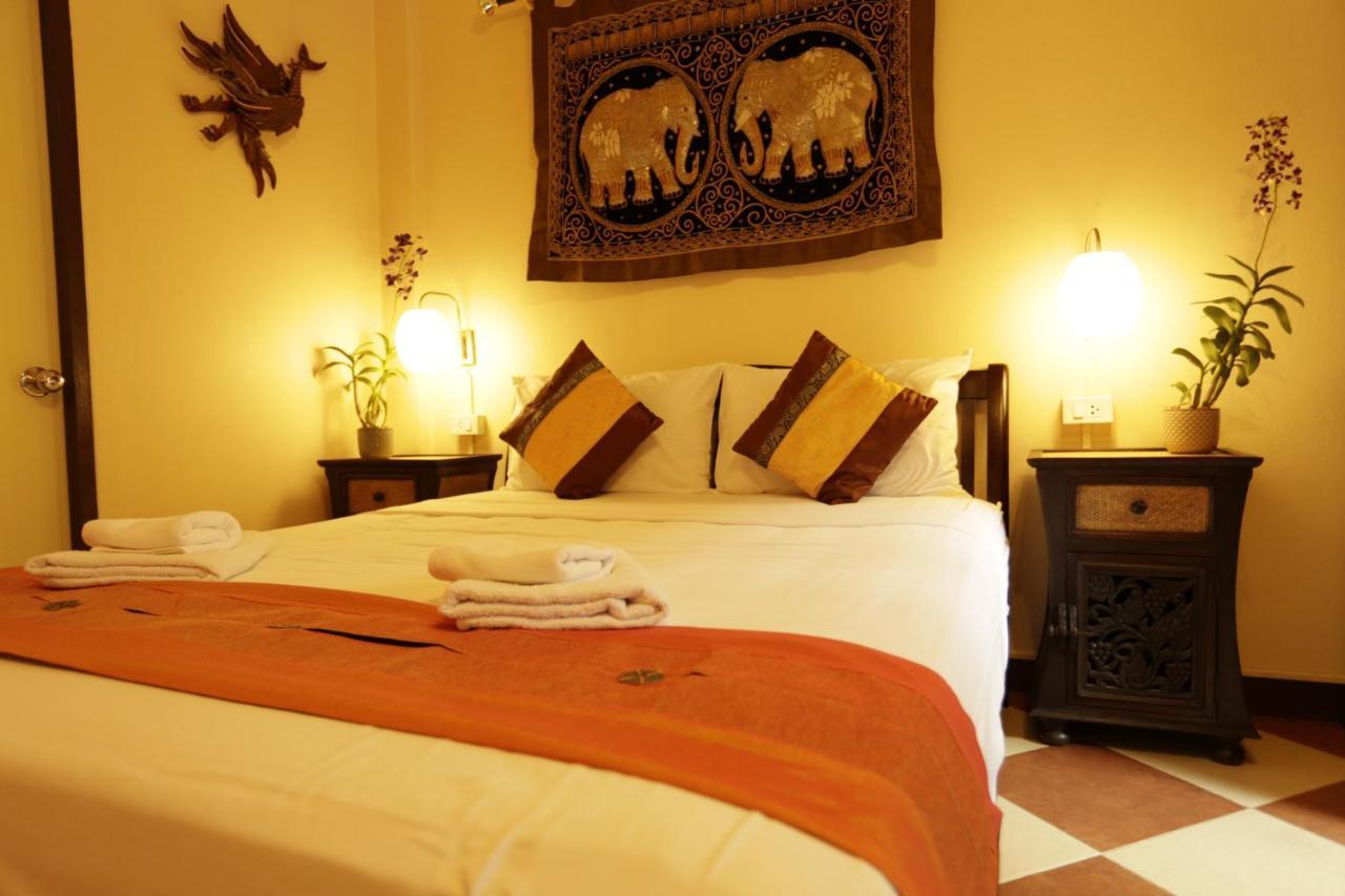 Liam'S Guesthouse Adults Only Chiang Mai Exterior photo