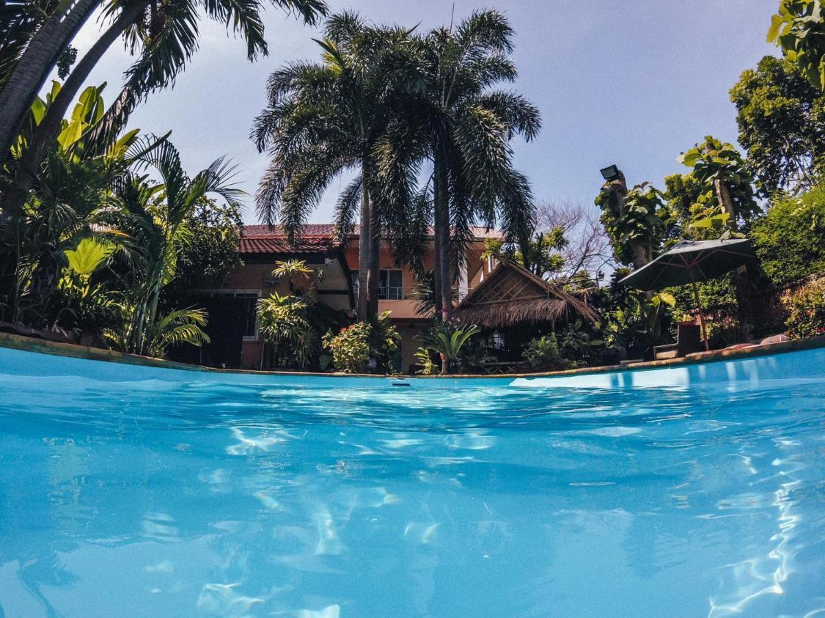 Liam'S Guesthouse Adults Only Chiang Mai Exterior photo